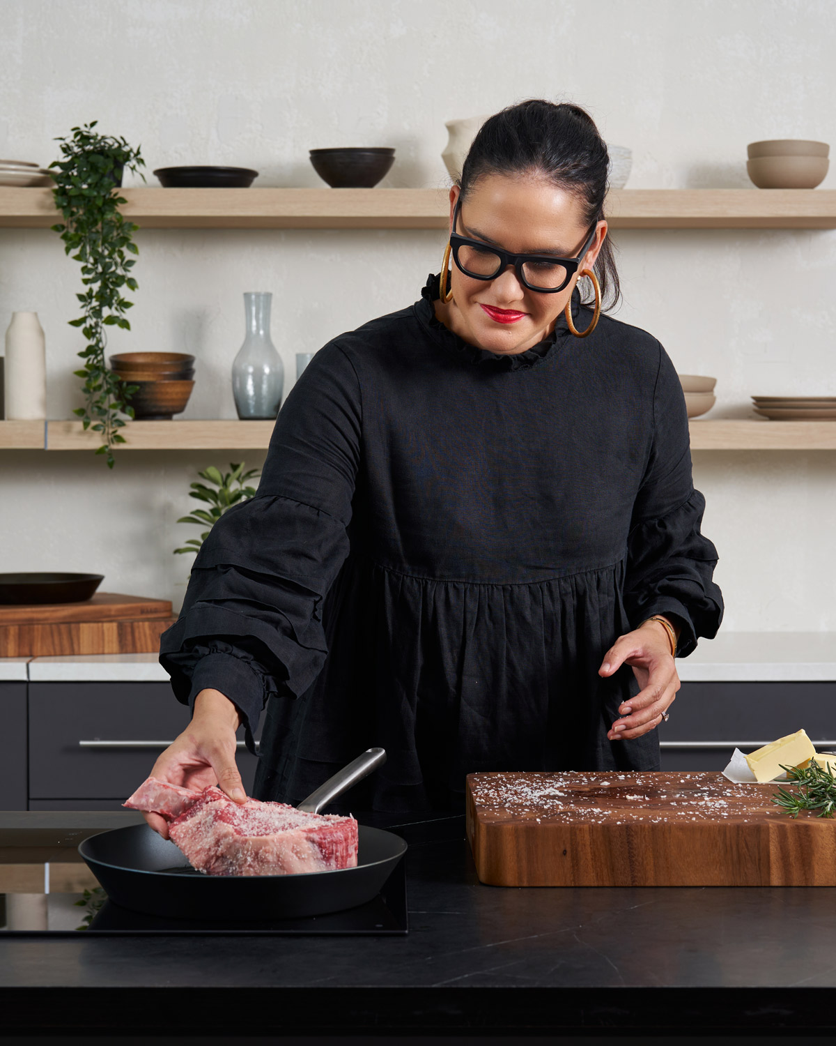 Marion cooking steak with MAKO Steak Pan