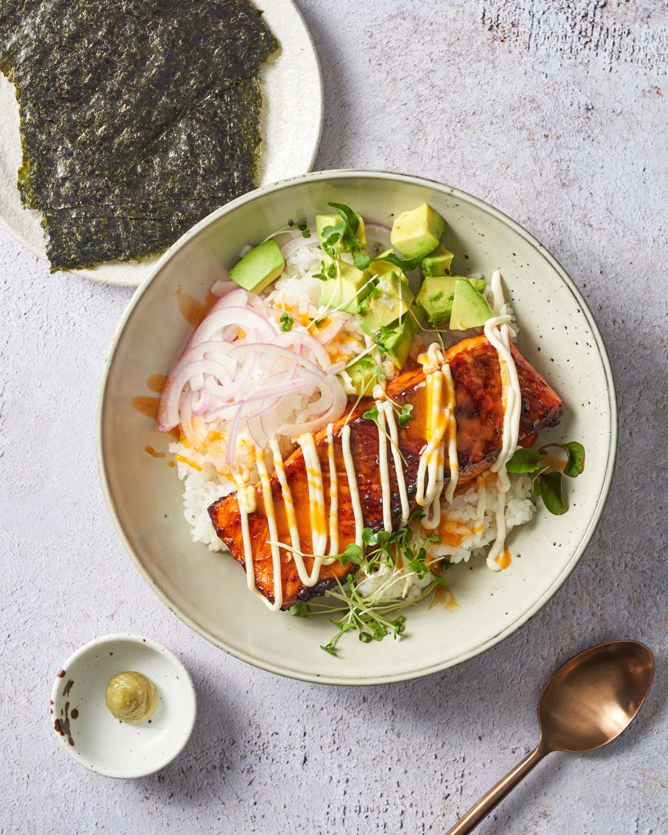 Sushi bowl with salmon, Deconstructed sushi, Salmon sashimi bowl, Healthy sushi bowl, Japanese salmon dish